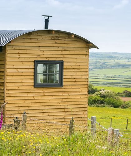 Ynys Hideout Lligwy Anglesey shepherds hut rural views 1920x1080