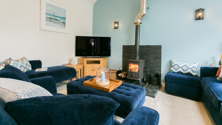 2 Olinda Cottages Rating Row Beaumaris Anglesey LL588 AF sofas 1920x1080