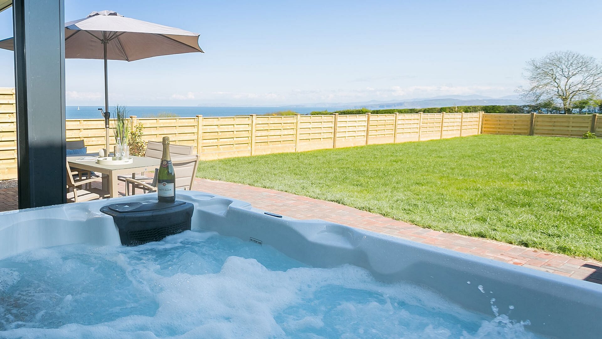 2 Trem Y Mor Moelfre Anglesey hot tub 1920x1080