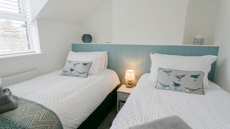 45 Bryn Lane Beaumaris Anglesey twin bedroom 3 1920x1080