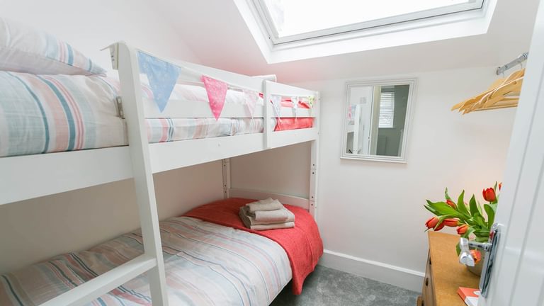 45 Bryn Lane Beaumaris Anglesey bunk bedroom 1920x1080