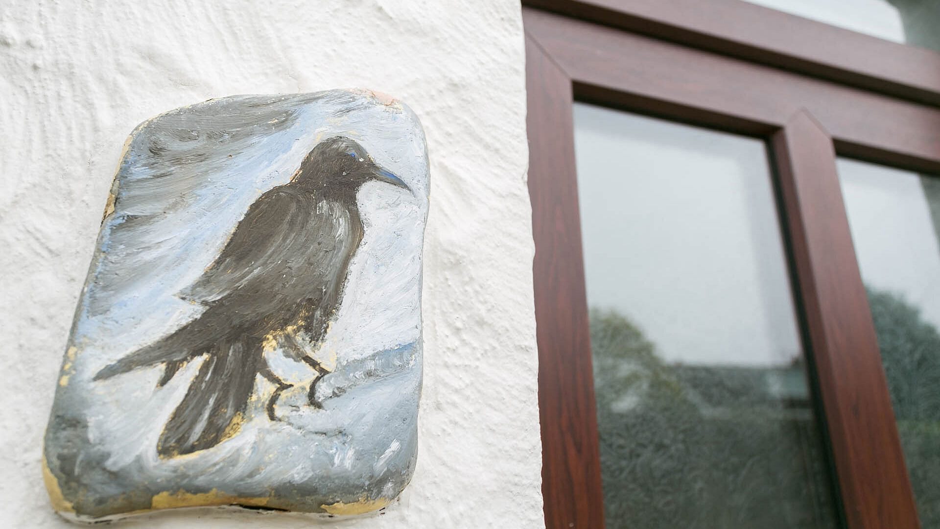 45 Bryn Lane Beaumaris Anglesey crow stone 1920x1080