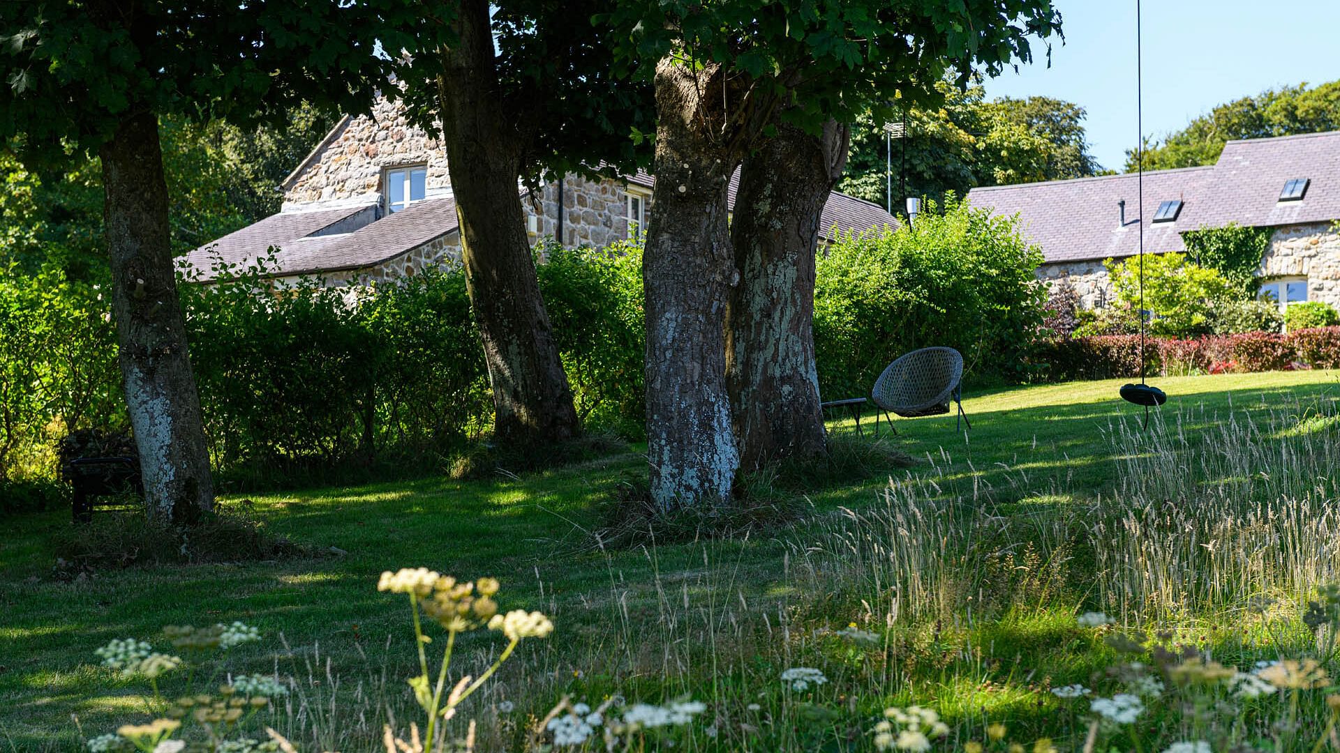 5 Bodafon Moelfre Anglesey garden 1920x1080