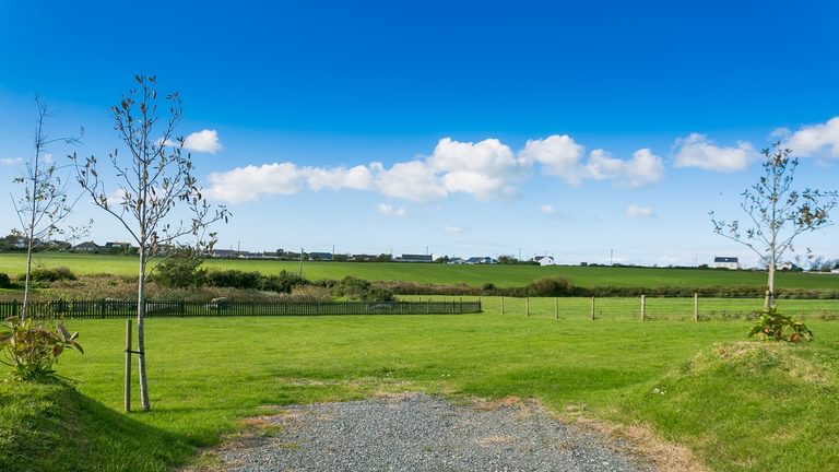 5 Clifiog Lon Spencer Valley Anglesey LL653 AB fields 1920x1080