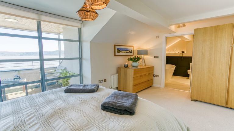 5 The Quay Red Wharf Bay Anglesey LL75 8 RJ bedroom to bath 1920x1080