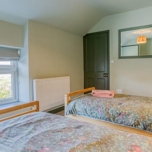 7 Seaview Moelfre Anglesey L Ll728 LE twin bedroom 1920x1080