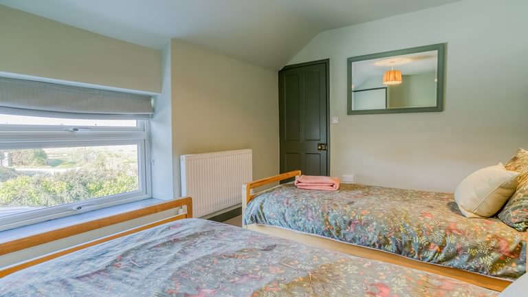 7 Seaview Moelfre Anglesey L Ll728 LE twin bedroom 1920x1080