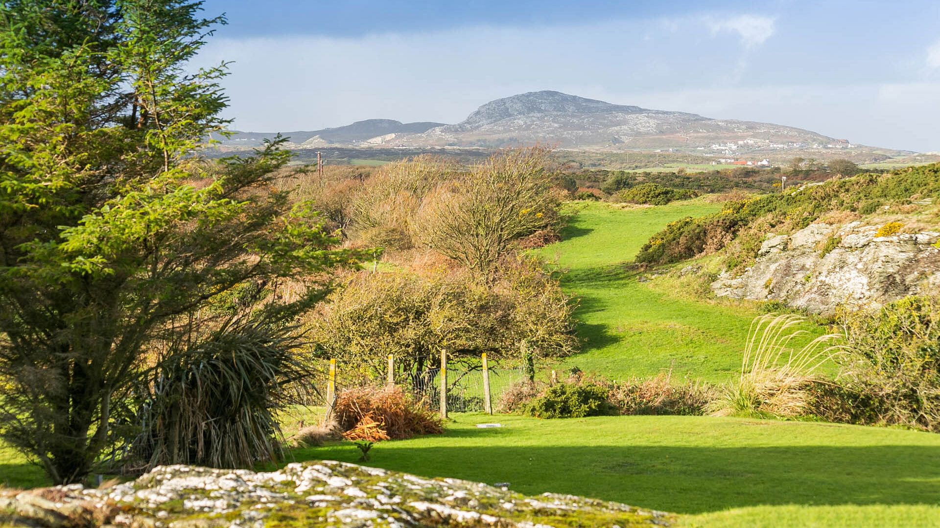 76 Penrhyn Geiriol Trearddur Bay Anglesey rural views 3 1920x1080