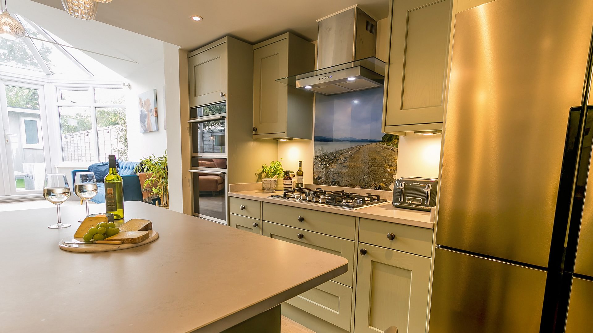 9 Rosehill Beaumaris Anglesey LL588 EN splashback 1920x1080