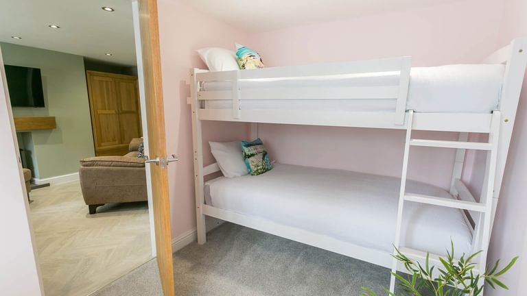 Cae Coch Newborough Anglesey bunk bedroom 3 1920x1080