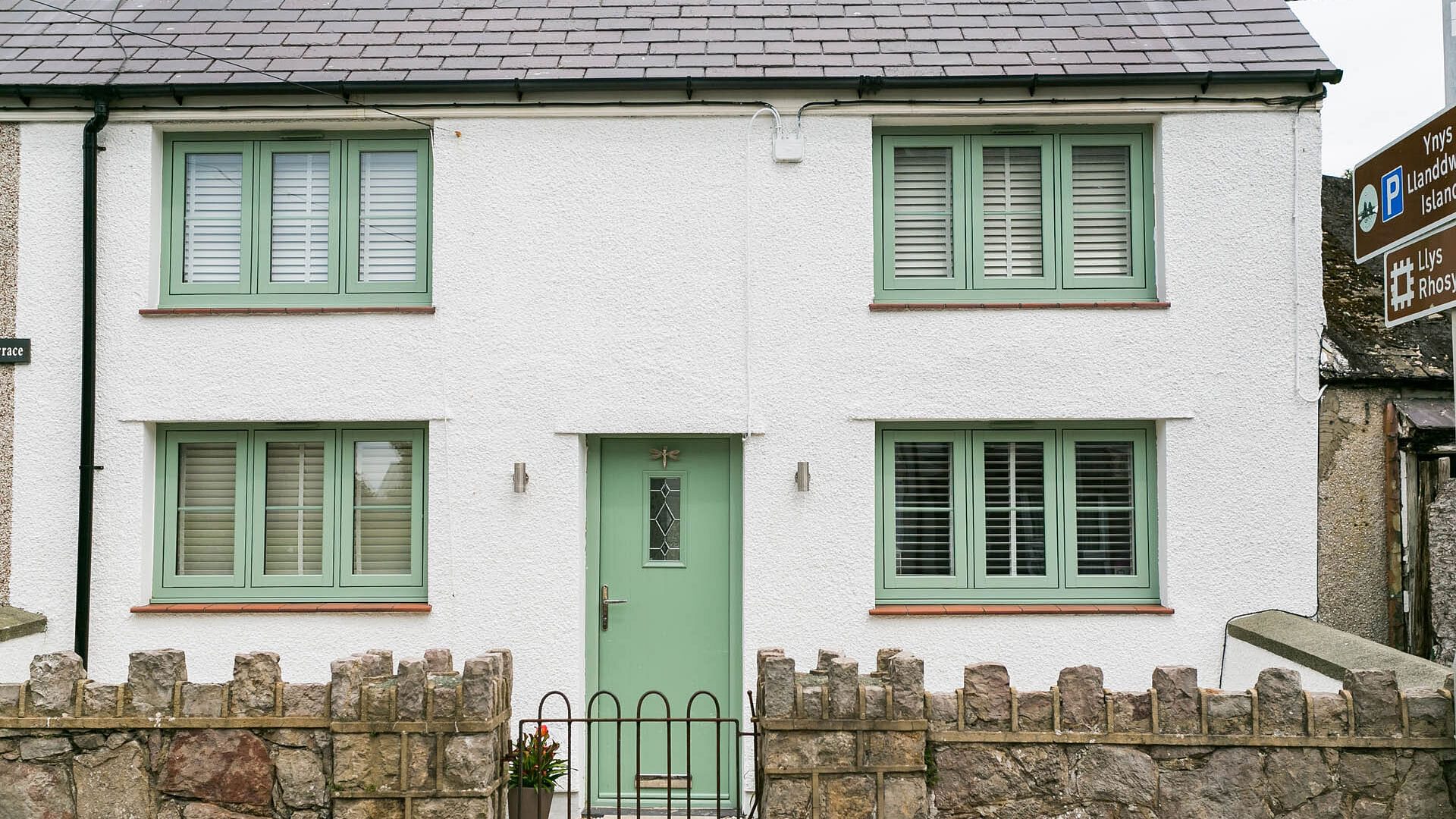 Cae Coch Newborough Anglesey frontage 4 1920x1080