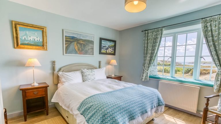 Cae Llyn Rhoscolyn Anglesey RS master bedroom 8 1920x1080