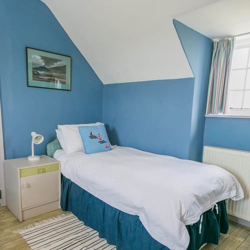 Cae Llyn Rhoscolyn Anglesey RS twin bedroom 10 1920x1080