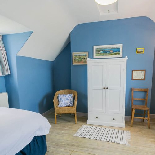 Cae Llyn Rhoscolyn Anglesey RS twin bedroom 12 1920x1080
