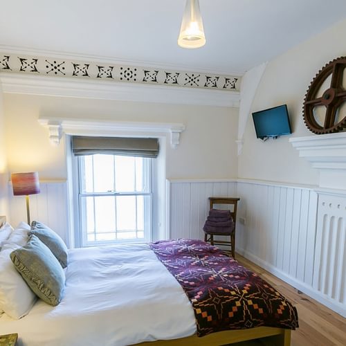 Capel Seion Cwyfan Aberffraw Anglesey king bedroom 1920x1080