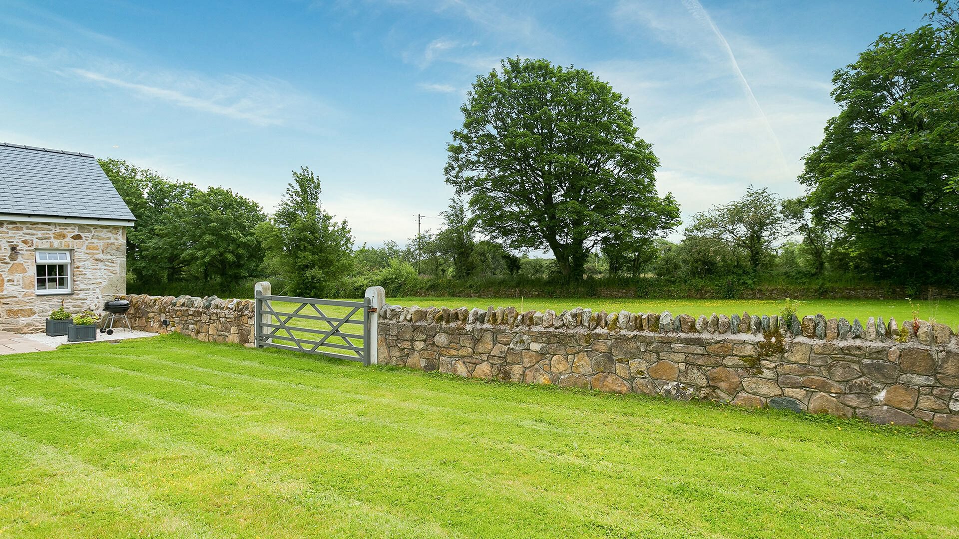 Carrog Barn Bodorgan Anglesey garden 4 1920x1080