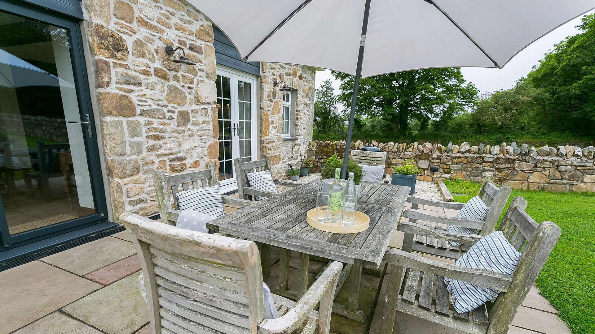 Carrog Barn Bodorgan Anglesey patio 1920x1080