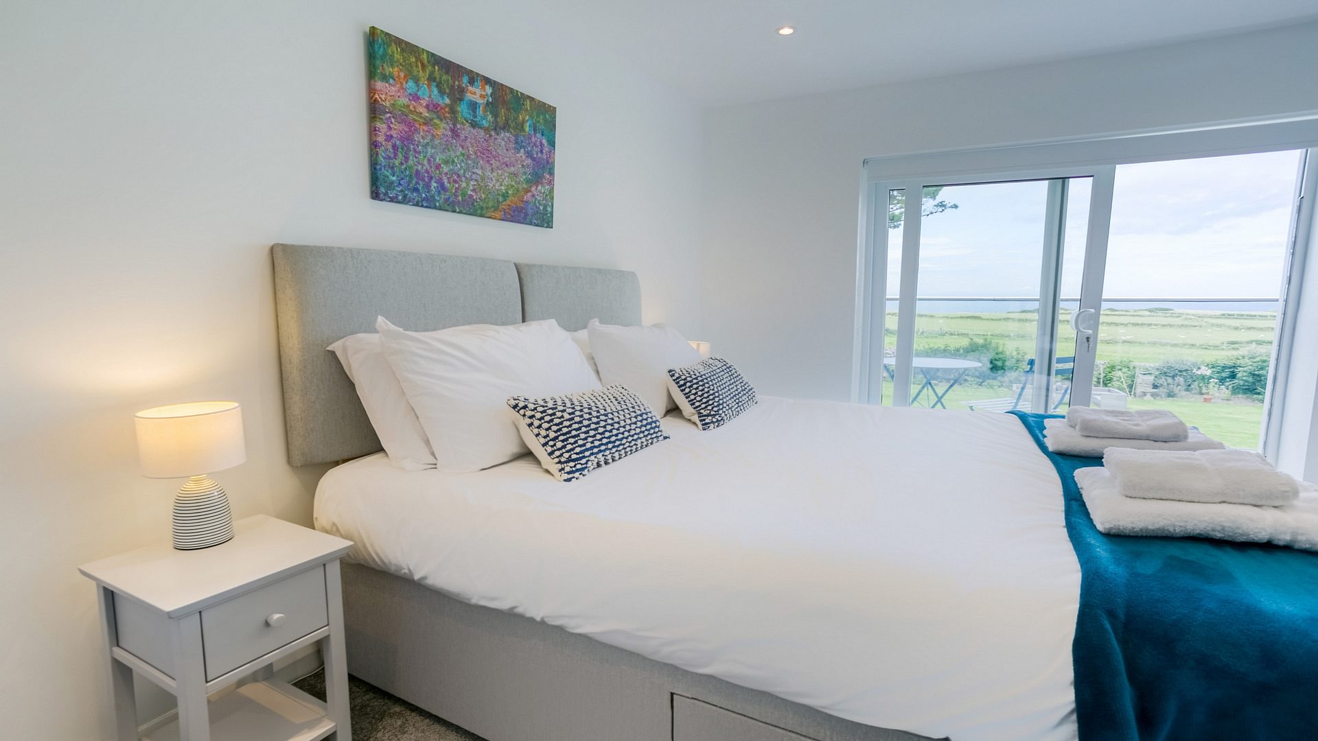 Ceg Y Bae Caeau Capel Rhodfar Mor Nefyn Gwynedd LL53 6 EB blue bedroom 1920x1080