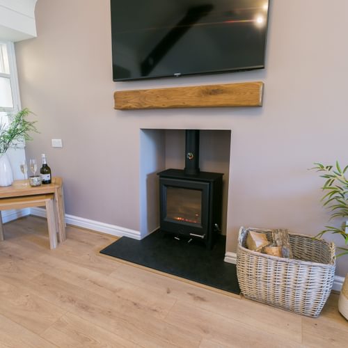 Cil Haul Llanfaolog Rhosneigr Anglesey LL635 SS wood stove 1920x1080