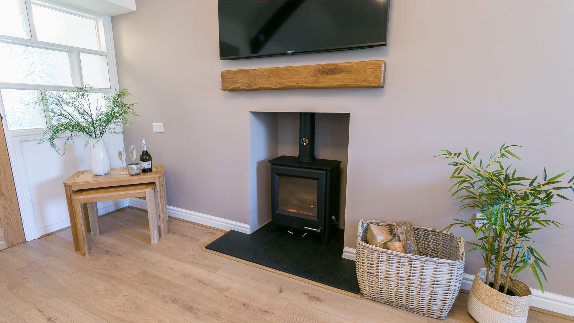 Cil Haul Llanfaolog Rhosneigr Anglesey LL635 SS wood stove 1920x1080