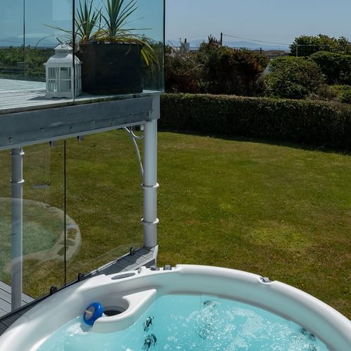 Cil y Gwynt Rhoscolyn Anglesey hot tub 1920x1080