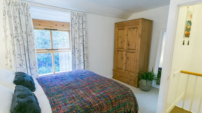 Cuddfan Llanberis Snowdonia double bedroom 4 1920x1080