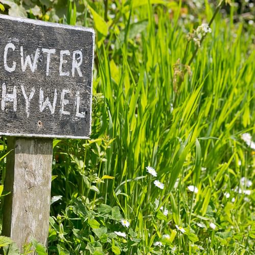 Cwter Hywel Llanerchymedd Anglesey garden sign 1920x1080