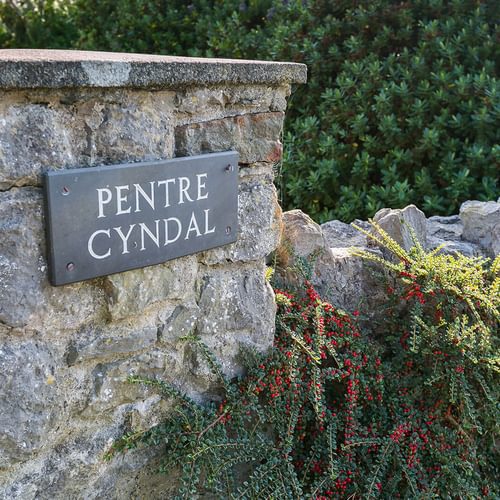 Cyndal Bach gatepost 1920x1080