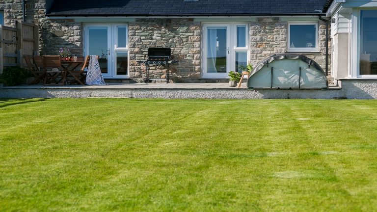 Cysgod Y Llanw Trefadog Llanfaethlu Anglesey LL65 4 PF lawn three 1920x1080
