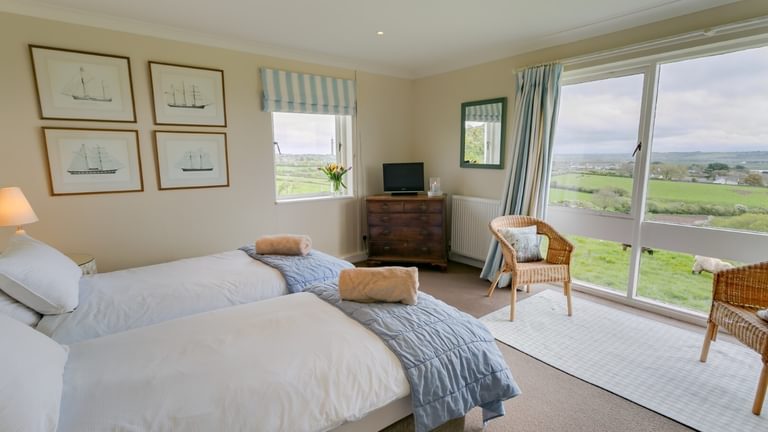 Ael Y Bryn Malltraeth Anglesey master bedroom