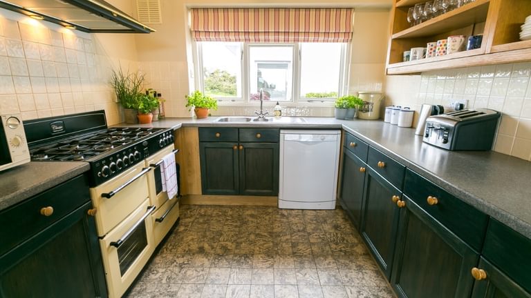 Ael Y Bryn Malltraeth Anglesey family kitchen