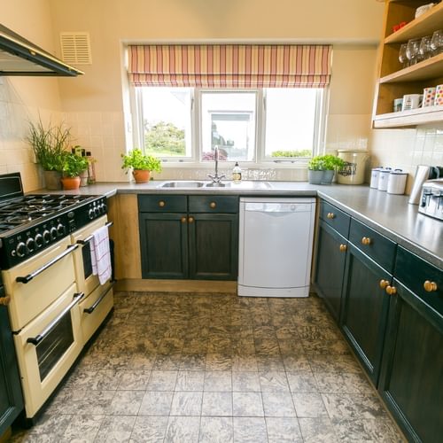 Ael Y Bryn Malltraeth Anglesey family kitchen