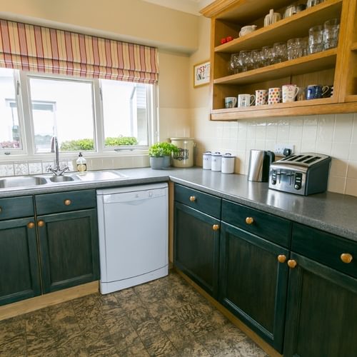 Ael Y Bryn Malltraeth Anglesey kitchen to dishwasher