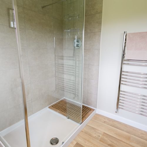 Ael Y Bryn Malltraeth Anglesey shower room ensuite