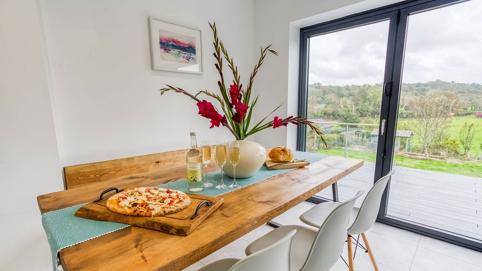 Awel Y Mor Benllech Anglesey dining area 1920x1080