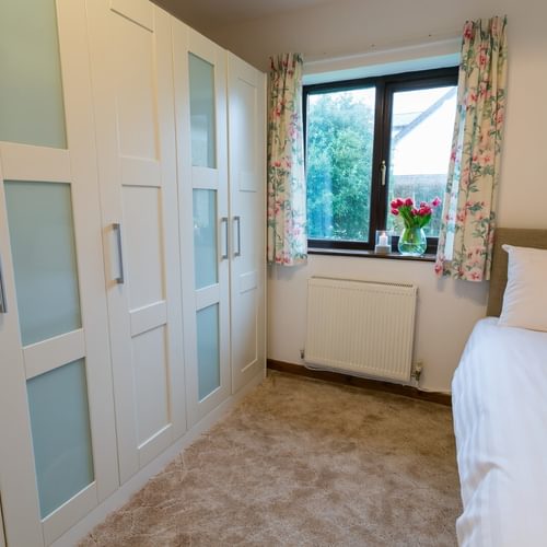 Boltholes and H Ideaways Erw Fach single bed with wardrobes 1620