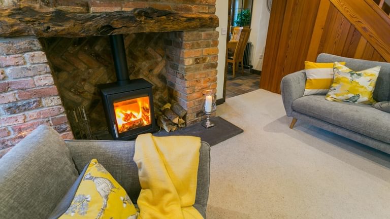 Boltholes and Hideaways 10 Bunkers Hill Beaumaris log burner dog friendly and hot tub 1649