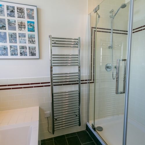Boltholes and Hideaways Capel Seion Aberffraw Cribinau family bathroom with separate shower cubicle