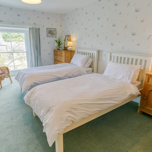 Boltholes and Hideaways Anglesey Plas Lligwy twin bedroom 2