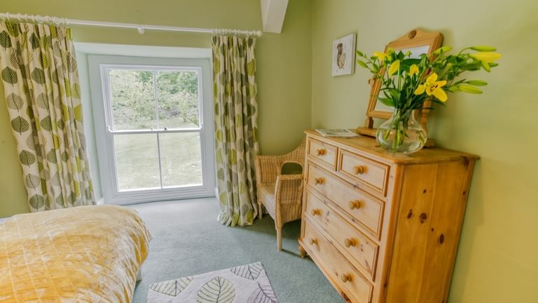 Boltholes and Hideaways Anglesey Plas Lligwy twin beds 1
