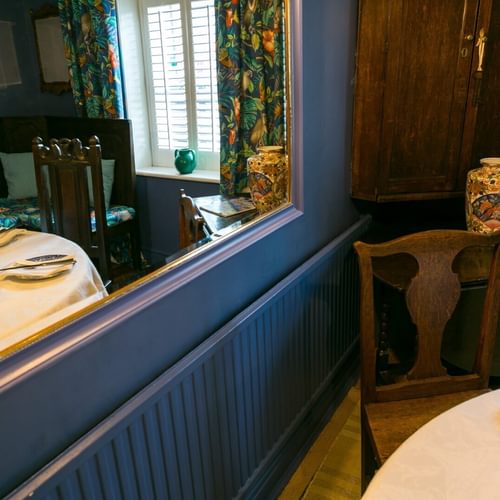 Boltholes and Hideaways Apple Tree Cottage Beaumaris dog friendly sleeps 6 relection dining room 1620