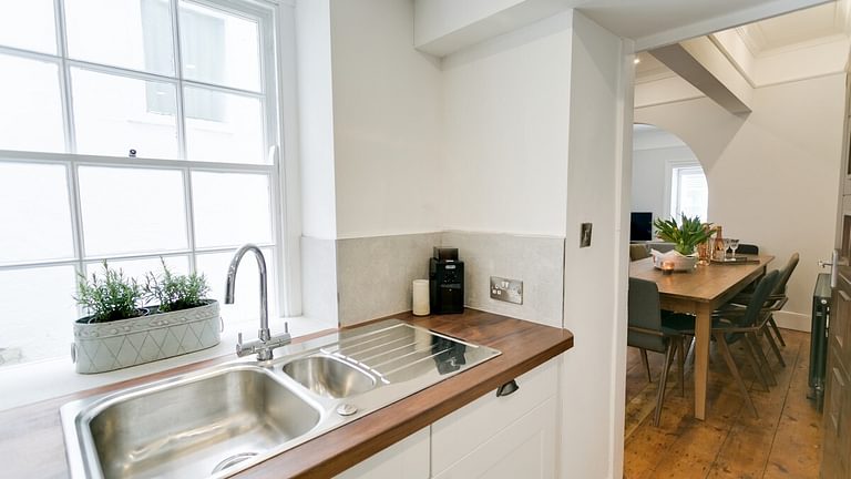 Boltholes and Hideaways Beau Townhouse kitchen sink