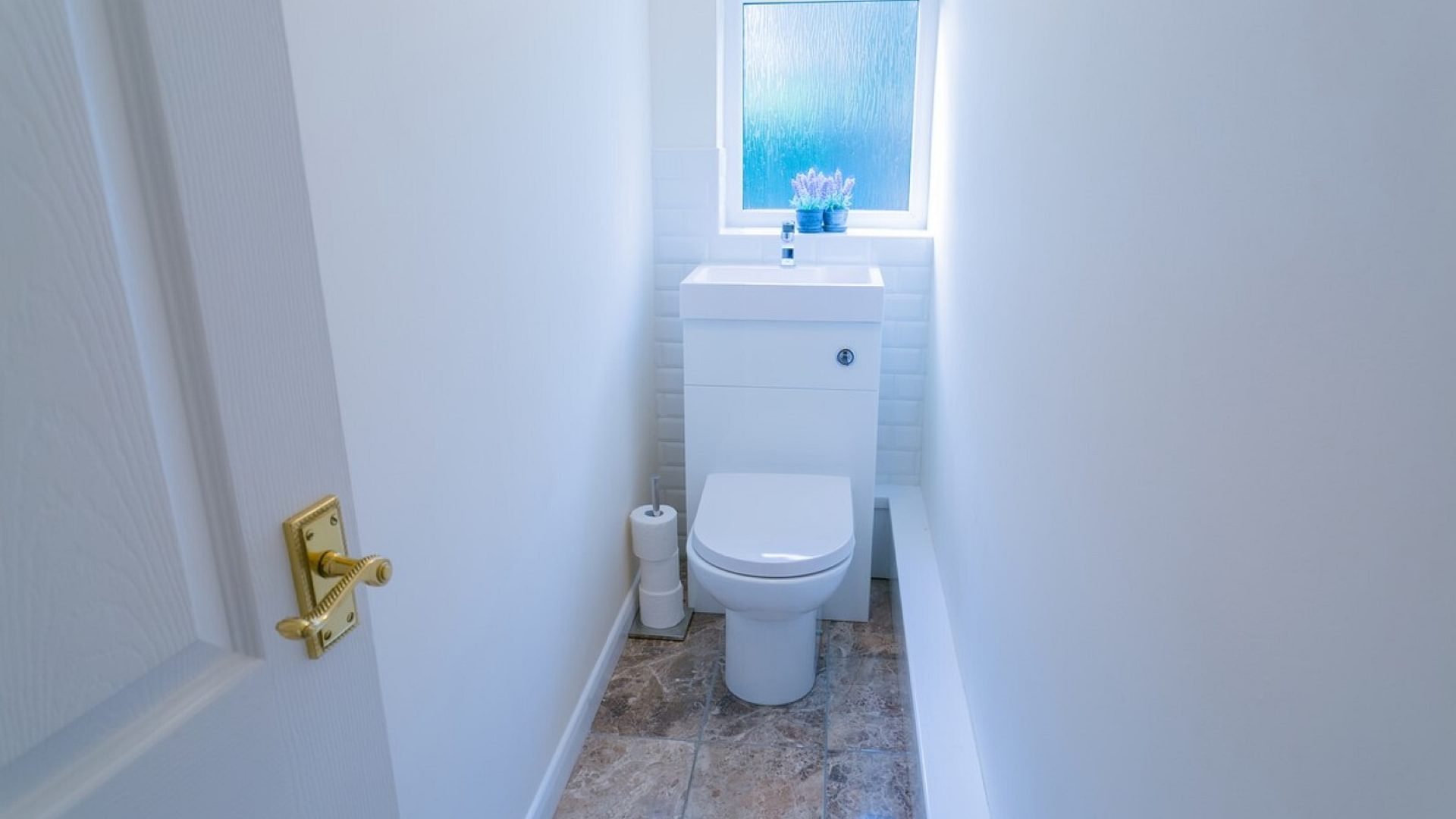 Boltholes and Hideaways Bryn Rhosyn Red Wharf Bay Anglesey separate lavatory