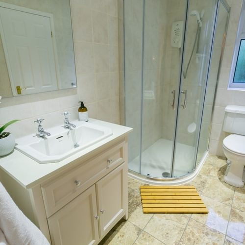 Boltholes and Hideaways Bryn Rhosyn Red Wharf Bay Anglesey shower room