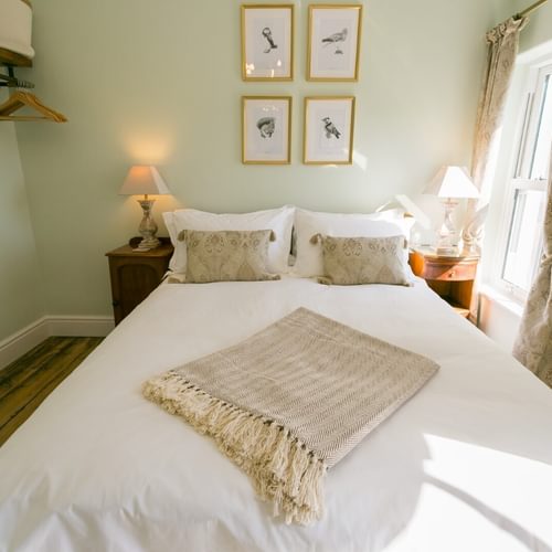 Boltholes and Hideaways Glan Y Mor Beaumaris sleeps 4 dog friendly to king bed