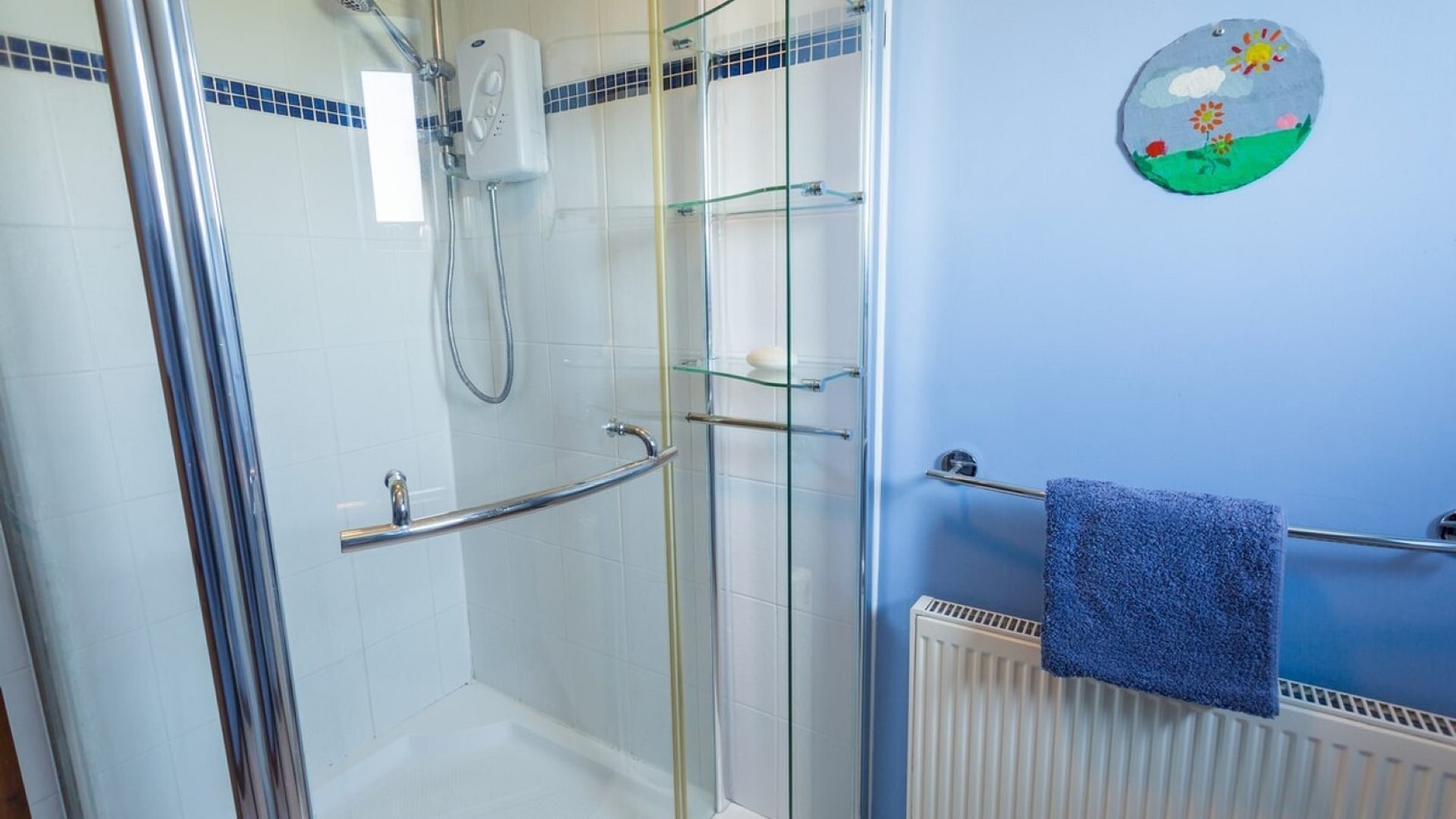 Boltholes and Hideaways Erw Fach en suite shower room 1620