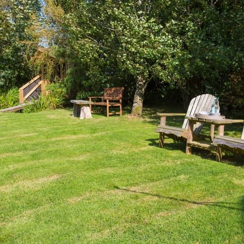 Boltholes and Hideaways Erw Fach large garden with seating 1620