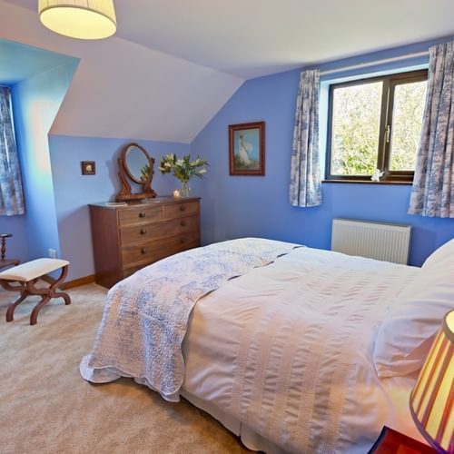 Boltholes and Hideaways Erw Fach master bedroom with en suite 1620