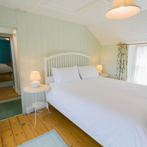 Boltholes and Hideaways Fancy House Lligwy Anglesey double bed