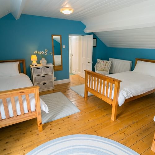 Boltholes and Hideaways Fancy House Lligwy Anglesey three single beds